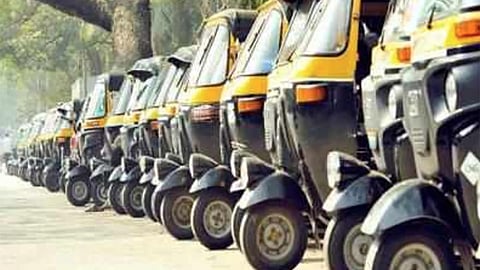 kalyan rto and ambernath traffic cops seized 21 illegal auto rickshaw