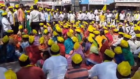 rasta roko andolan at satara pandharpur highway demanding dhangar reservation