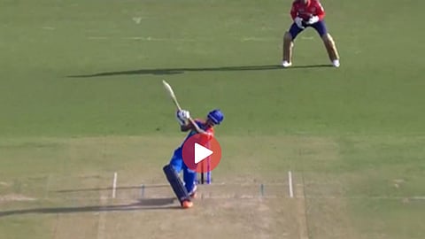 Abhishek Porel Batting Video