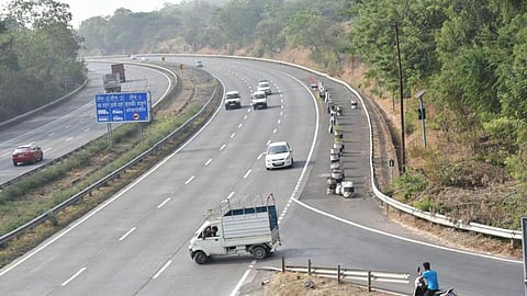 मुंबई-पुणे एक्स्प्रेस वेवर कोणत्या वाहनांना टोल किती आकारला जातो? जाणून घ्या सविस्तर