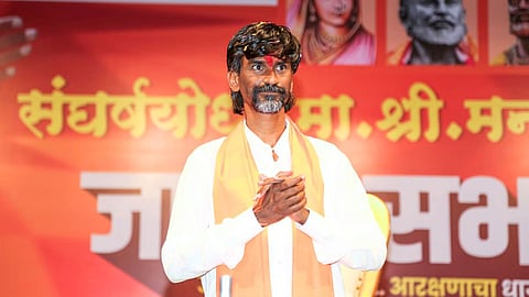 Manoj jarange Patil: 'लक्ष द्या नाहीतर विधानसभेला एकालाही मतदान नाही', मनोज जरांगेंचा मराठा नेत्यांना इशारा!