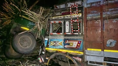truck driver passed away in a accident at majalgaon telgaon highway