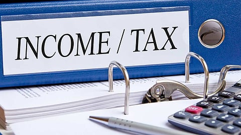 Income Tax: नोकरदार 'या' पद्धतीने वाचवू शकतील टॅक्स; रिटर्न भरण्याआधी कसा मिळेल लाभ? जाणून घ्या