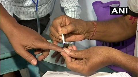 Wardha Loksabha Election: मतदान करताना फोटो क्लिक करून सोशल मीडियावर केला व्हायरल; पोलिसांकडून गुन्हा दाखल