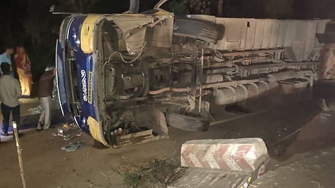three injured in bus accident at sakoli near bhandara