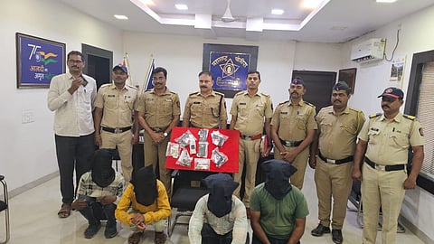 buldhana police arrests four along with weapons