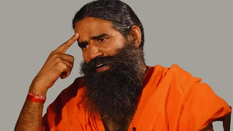 Patanjali Misleading Ads: जनतेची जाहीर माफी मागणार बाबा रामदेव; केंद्राच्या उत्तरावरही सर्वोच्च न्यायालय नाराज
