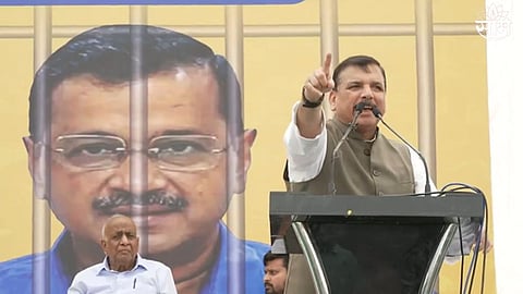 केजरीवालांना फसवण्यात आलं, खरा मद्य घोटाळा भाजपने केला: संजय सिंह