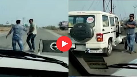 Parbhani News: वाळू माफियांची दहशत! अधिकाऱ्यांना धक्काबुक्की करत पळवला टिप्पर; भररस्त्यात सिनेस्टाईल थरार| VIDEO