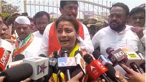 Maharashatra Election: भाजपनं १० वर्षात काय केलं? उमेदवारी अर्ज दाखल करताच प्रणिती शिंदेंची घणाघाती टीका