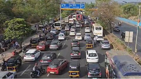 Eastern Express Highway traffic