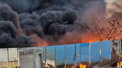 Baramati Fire: बारामती एमआयडीसीमध्ये भीषण आग, परिसरात धुरांचे लोळ