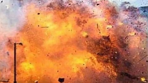 प्रार्थनास्थळात बॉम्बस्फोट