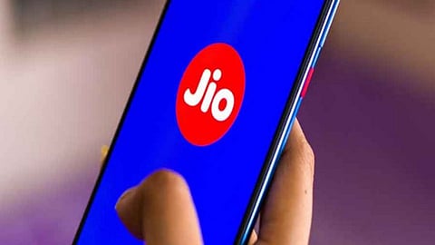 Jio ने दिला आणखी एक झटका; २ स्वस्त रिचार्ज बंद केले, Unlimited 5जी बाबतही घेतला मोठा निर्णय