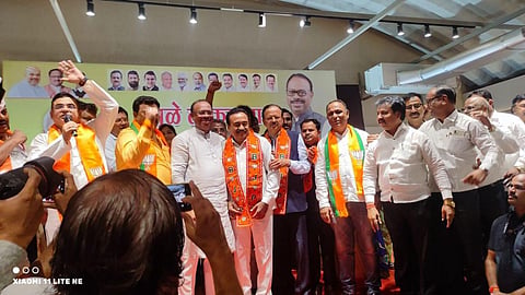 Maharashtra Politics: काँग्रेसला मोठं खिंडार! नाशिकच्या माजी जिल्हाध्यक्षांचा पक्षाला रामराम; भाजपमध्ये केला प्रवेश