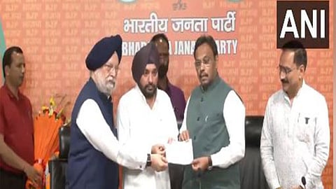 Arvinder Singh Lovely : लोकसभा निवडणुकीत काँग्रेसला मोठा धक्का; दिल्लीच्या माजी काँग्रेस अध्यक्षांचा भाजपमध्ये प्रवेश