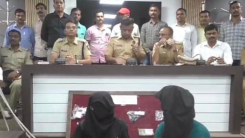 nanded police arrests three in hiting senior citizen