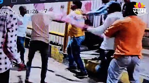 employees of karodi toll plaza fights with traders video viral