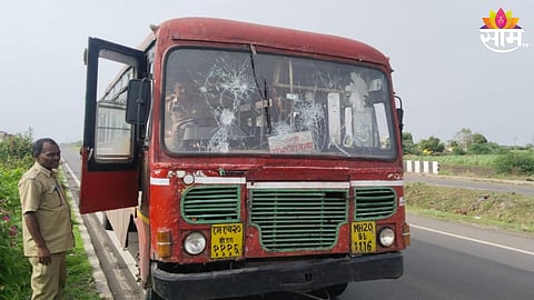 जालन्यात ST बस फोडली! दगडफेकीच्या घटनेनं खळबळ, नेमकं प्रकरण काय?
