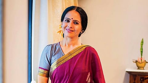 Aishwarya Narkar Video : व्हिडिओ शेअर करत ऐश्वर्या नारकर यांनी सांगितला धक्कादायक अनुभव; म्हणाल्या, "कारमध्ये मांजरीची पिल्लं सापडली अन्..."