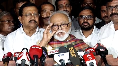 सगेसोयरेबाबत मुख्यमंत्र्यांचं मोठं आश्वासन, ओबीसी बैठकीत काय घडलं? भुजबळांनी सगळंच सांगितलं