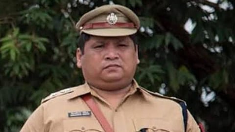 IPS Officer Death: पत्नीच्या मृत्यूचं दुःख सहन झालं नाही, IPS अधिकाऱ्याने स्वतःवर गोळ्या झाडून केली आत्महत्या