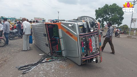 one died 13 injured in accident at mumbai nagpur highway near vaijapur sambhajinagar