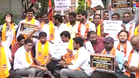 Pune News: पहिल्याच पावसात पुणे तुंबलं, मनसे आणि काँग्रेस आक्रमक; होडीमध्ये बसून आंदोलन