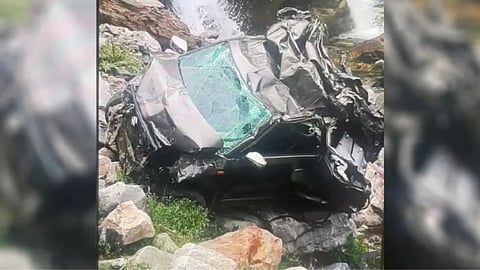JK Accident: जम्मू-काश्मीरमधील अनंतनागमध्ये भीषण रस्ता अपघात, एकाच कुटुंबातील ८ जणांचा मृत्यू