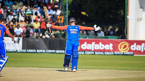 IND vs ZIM: पदार्पणाच्या दुसऱ्याच सामन्यात
अभिषेक शर्माचा पराक्रम; ठोकलं टी 20 आंतरराष्ट्रीय क्रिकेटमधील पहिलं वहिलं शतक