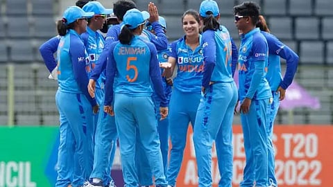 IND W vs SA: चेन्नईत चालली पूजा-राधाच्या गोलंदाजीची जादू; द.आफ्रिकेचा संघ अवघ्या 84 धावात गारद