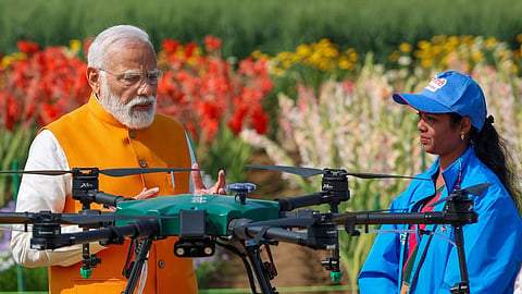 Namo Drone Didi Scheme: सरकारची महिलांसाठी खास योजना! ड्रोन उडवण्याचे ट्रेनिंग अन् १५००० रुपये मासिक वेतन; जाणून घ्या सविस्तर