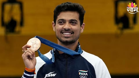 ऑलिंपिकमध्ये चमकदार कामगिरी, राज्य सरकराने स्वप्नील कुसाळेला एक कोटी रुपयांचे पारितोषिक केले जाहीर