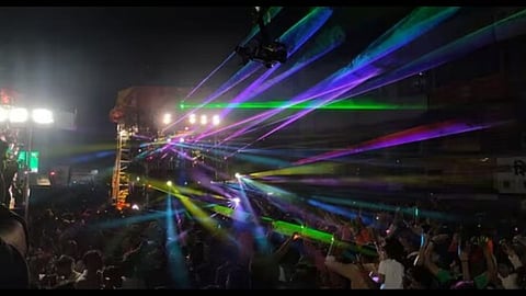 Pune News: पुण्यात लेझर बीम लाइटवर बंदी, दहीहंडीपासून अंमलबजावणी; उल्लंघन केल्यास कायदेशीर कारवाई