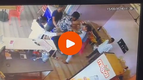 Viral Video : बायकोला चार्जर दिलं नाही, तरुण संतापला; रेस्टॉरंटमध्ये काम करणाऱ्या तरुणीला बेदम मारहाण