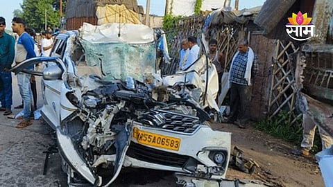 UP Road Accident: चालकाला डुलकी लागली, होत्याचं नव्हतं झालं ! सुसाट कार थेट ट्रकमध्ये घुसली; पती पत्नीसह एकाच कुटुंबातील ४ ठार