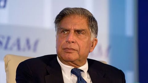 Ratan Tata Journey: अमेरिकेत शिक्षण,ट्रेनी म्हणून नोकरी; रतन टाटा यांचा प्रेरणादायी प्रवास वाचा!
