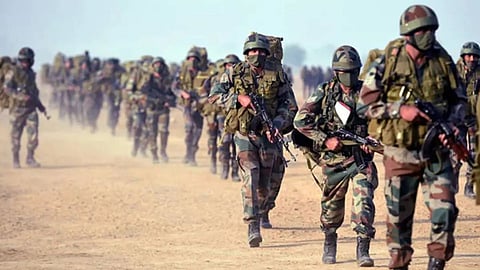 Indian Army: इंडियन आर्मीमध्ये लेफ्टनंट बनण्याची सुवर्णसंधी, १२ वी उत्तीर्ण उमेदवार करू शकणार अर्ज
