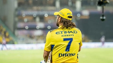 MS Dhoni: आयपीएल विश्वातील सर्वात मोठी घडामोड; एमएस धोनी CSK मधून खेळणार?, पडद्यामागं काय घडलं?