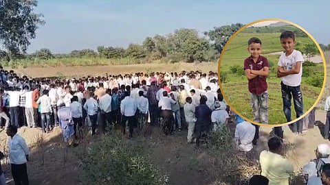 आईसोबत शेतात गेले पुन्हा परतलेच नाही; दोन भावांचा विहिरीत पडून मृत्यू