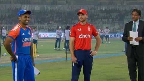 IND vs ENG, Toss Update: टीम इंडियाचा टॉस जिंकत गोलंदाजीचा निर्णय; सूर्याने मुख्य गोलंदाजाला बसवलं, पाहा Playing XI