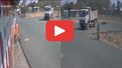 Baramati Accident: कॉलेजवरून घरी जाताना काळाचा घाला, दुचाकीसह तरुणाला डंपरने चिरडलं, अपघाताचा थरार CCTV मध्ये कैद