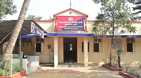 Employee steals electronic gadgets in Ambernath