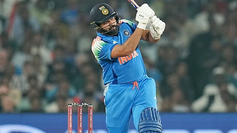 Rohit Sharma, IND vs ENG: पिक्चर अभी बाकी है.. हिटमॅन फॉर्ममध्ये परतला! अवघ्या इतक्या चेंडूत ठोकलं वादळी अर्धशतक