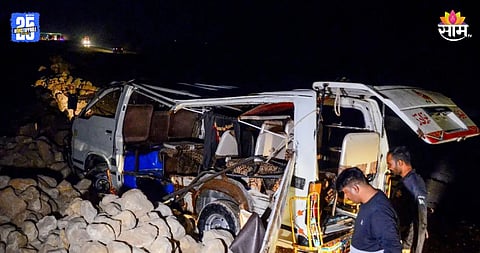 Accident: स्पर्धेसाठी जाताना काळाचा घाला, खेळाडूंच्या बसची व्हॅनला धडक; १५ जणांचा जागीच मृत्यू