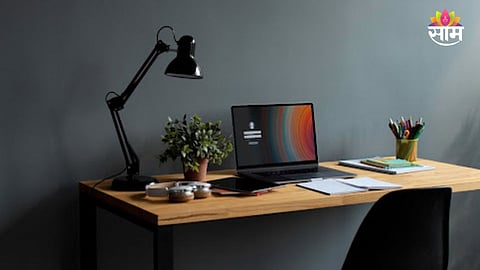 office desk vastu
