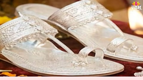 Silver Kolhapuri Chappals: