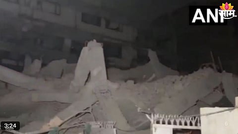 मोठी दुर्घटना! पाच मजली इमारत कोसळली; सिमेंटच्या ढिगाऱ्याखाली अनेकजण दबल्याची भीती