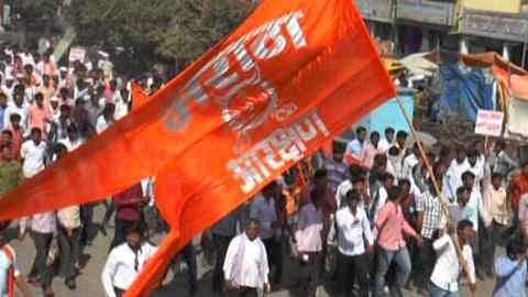 मराठा आंदोलनात मृत्युमुखी पडलेल्यांच्या वारसांना प्रत्येकी १० लाख