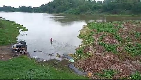 Successful experiment of organic herbal spraying process by drone